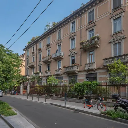 アパート Luxury White Loft Orti 14 ミラノ